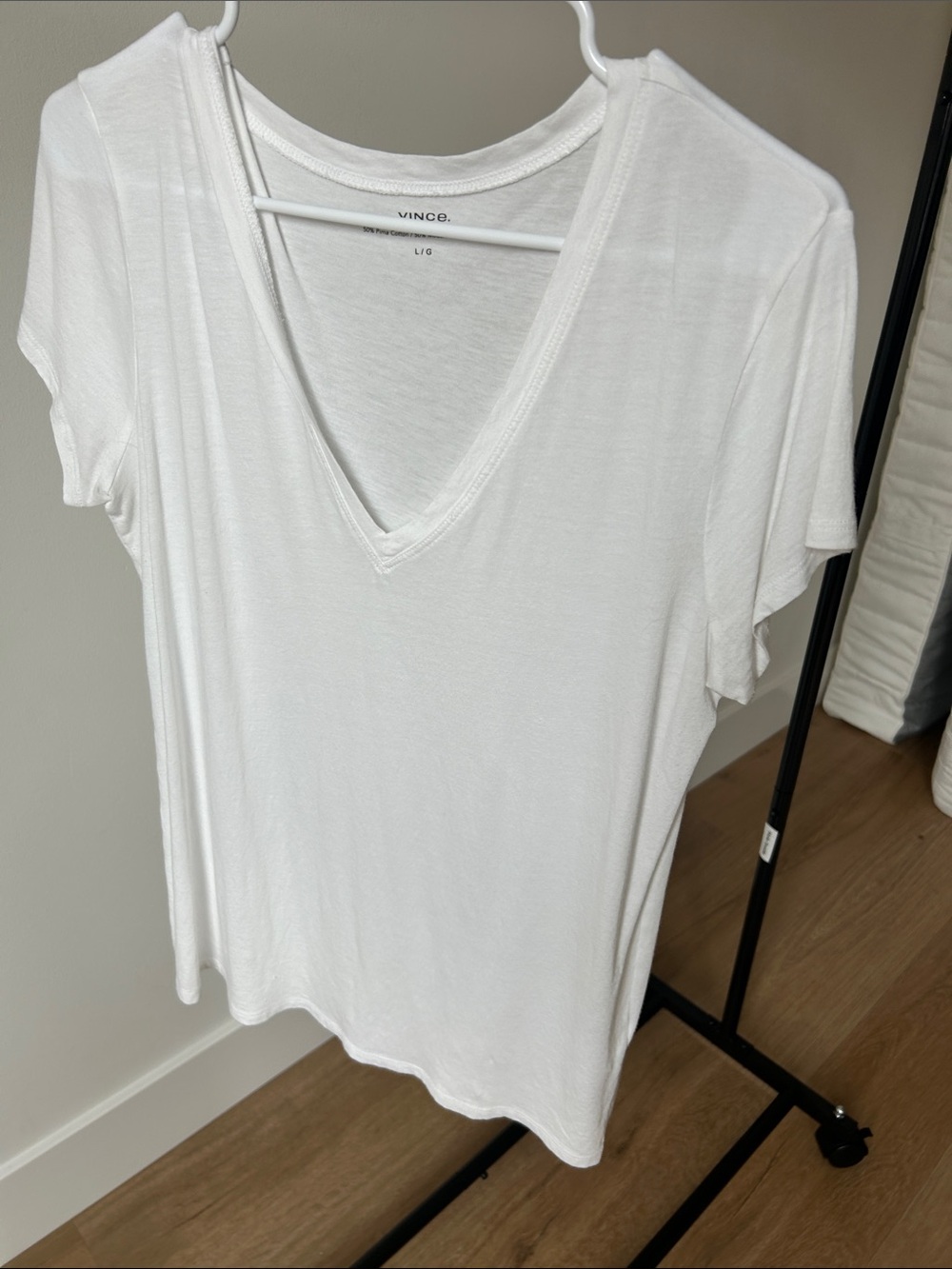 Vince white T size L